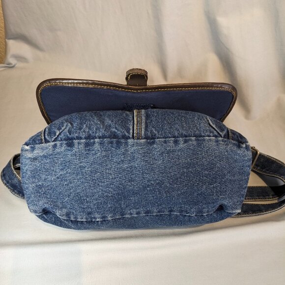 Beautiful boho denim bag with faux leather trim! Excellent used condition! - Picture 4 of 15